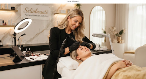 Professionelle Behandlung im Selinbeauté Studio